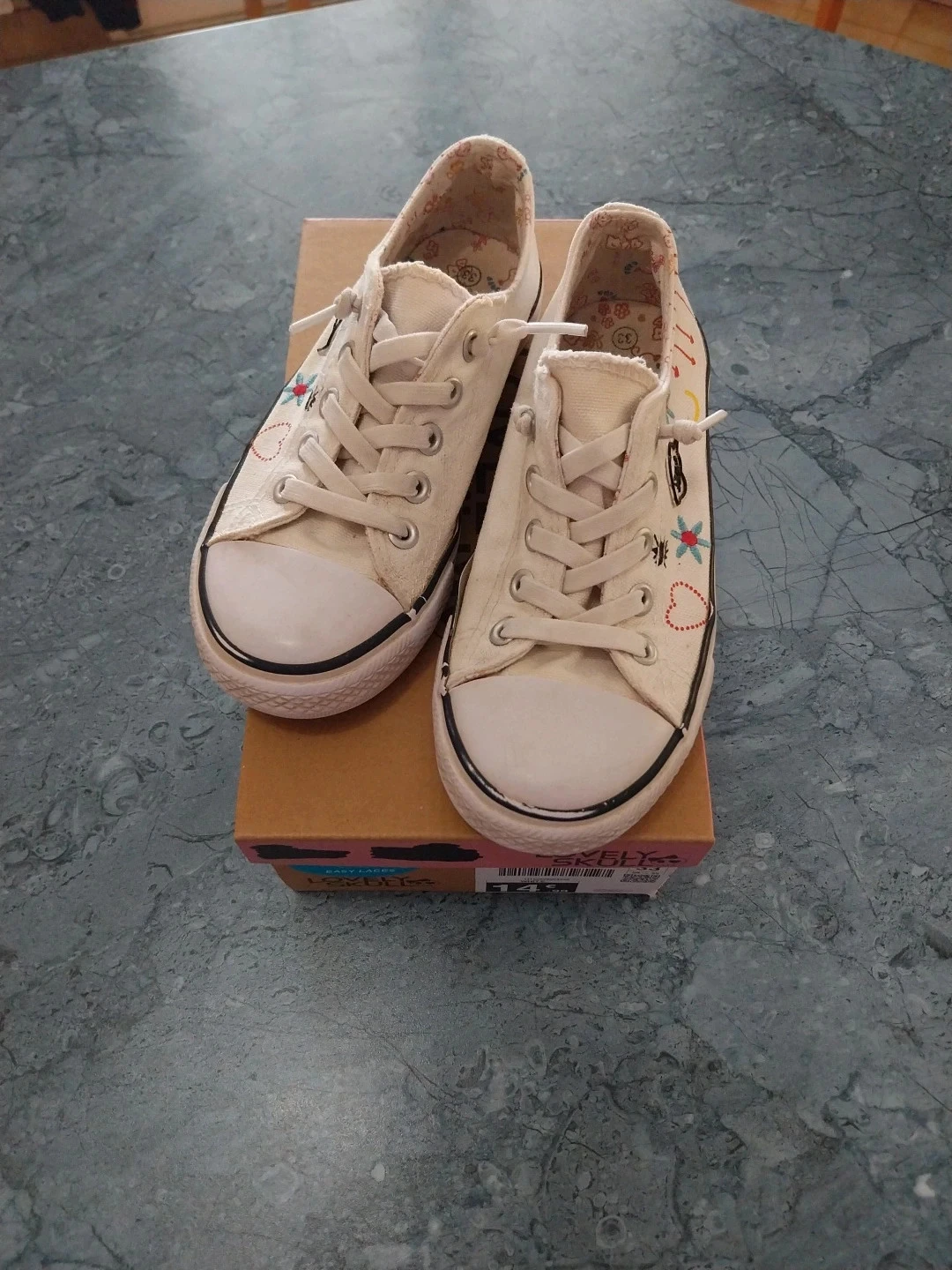 Basket toile T.33